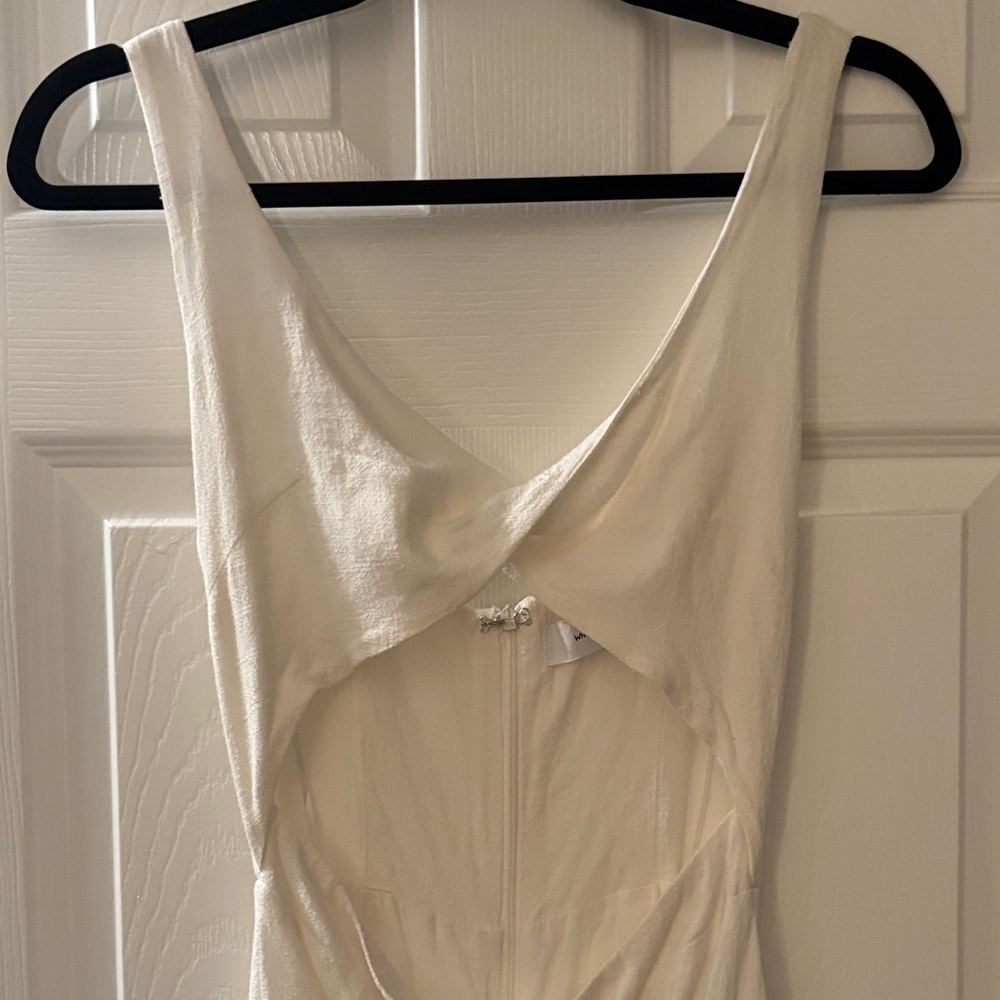 Elegant Cream Sleeveless Dress